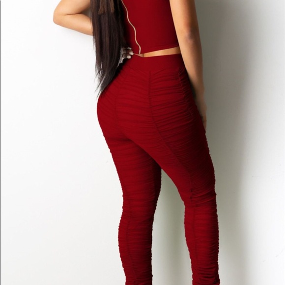 Two piece set - Picture 2 of 3